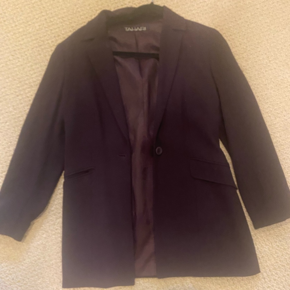 Purple Tahari Blazer size 6 like new